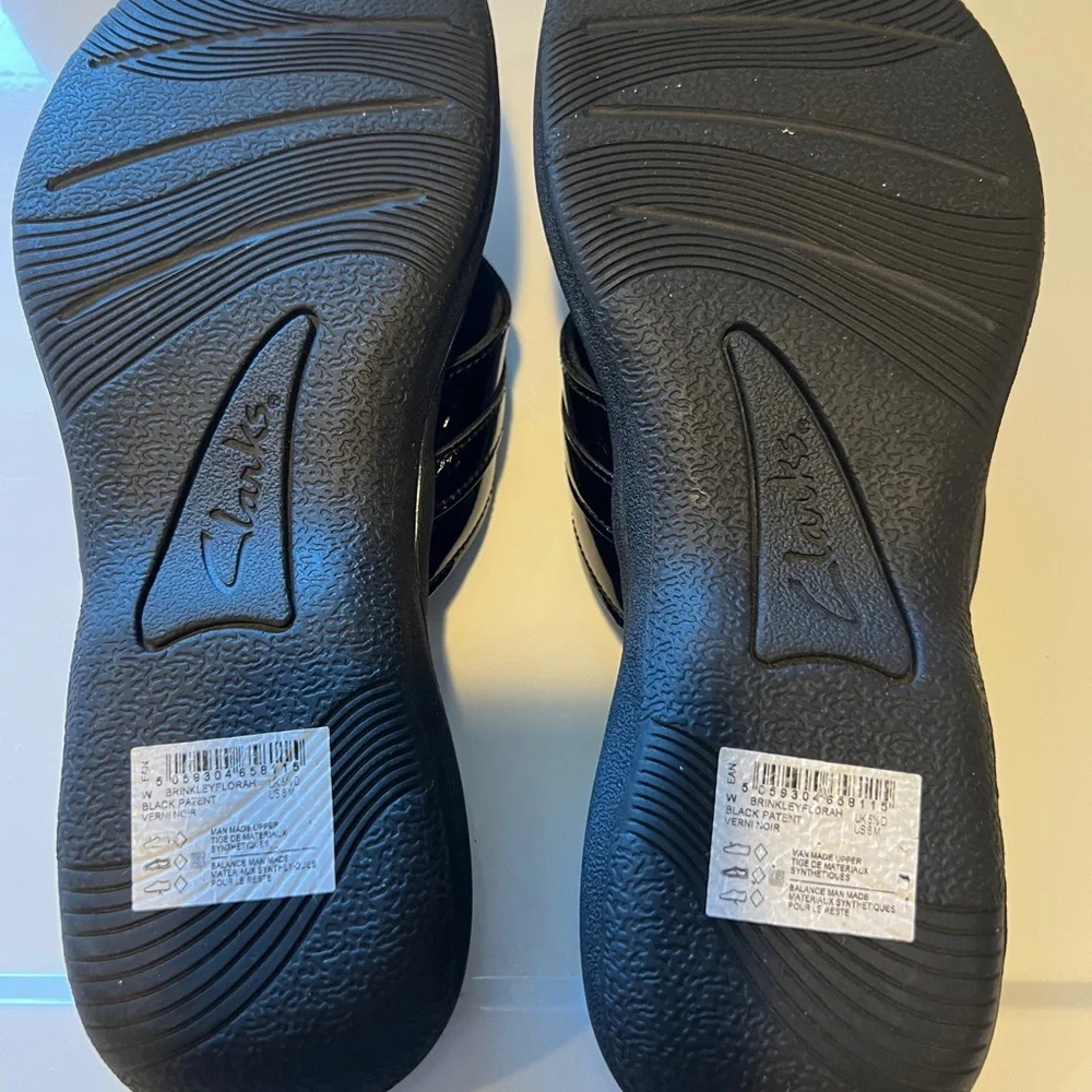 Clarks Cloud steppers Black Slide Sandals with Floral Accent. - Picture 6 of 8